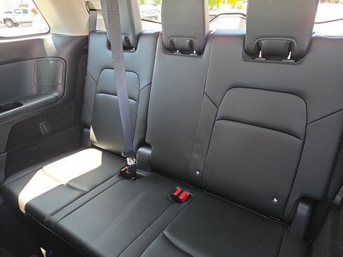 Used 2023 Nissan Pathfinder SL w/ Black Appearance Package AWD/4WD image 10