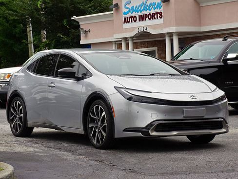 Used 2023 Toyota Prius Prime FWD image 11