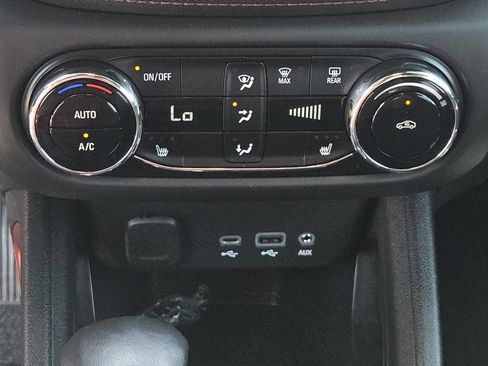 Used 2023 Chevrolet TrailBlazer RS w/ Convenience Package image 14