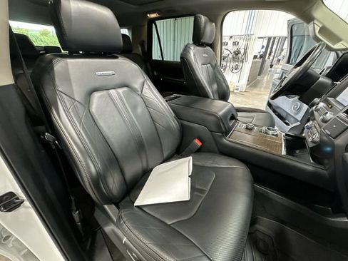 Used 2020 Ford Expedition Platinum AWD/4WD image 32