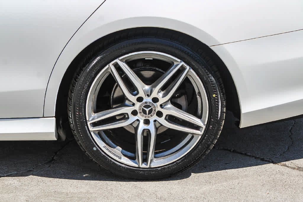 Used 2018 Mercedes-Benz E 300 image 8