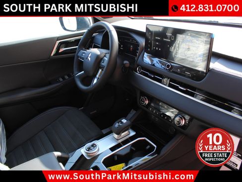 New 2026 Mitsubishi Outlander SE image 10