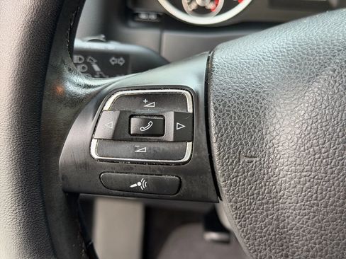Used 2017 Volkswagen Tiguan Sport FWD image 26