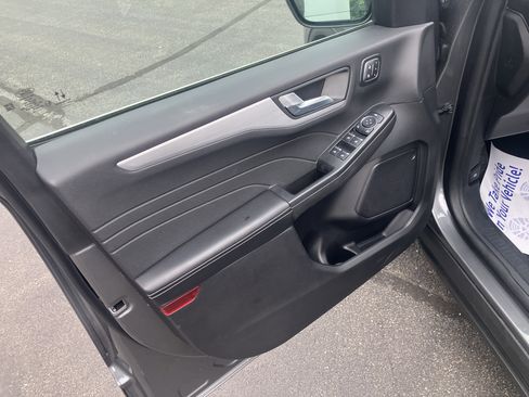 Used 2025 Ford Escape Platinum AWD/4WD image 16