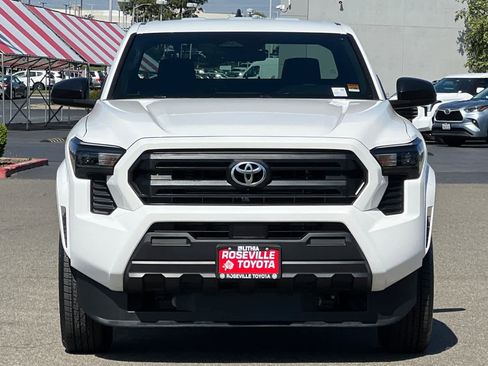 Certified 2025 Toyota Tacoma SR image 8