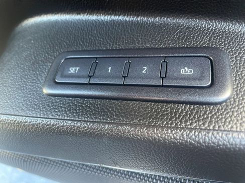 Used 2020 Chevrolet Suburban LT w/ Luxury Package image 18