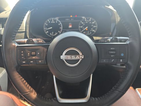 Used 2022 Nissan Pathfinder SV image 9