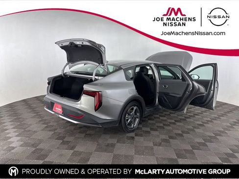 Used 2025 Kia K4 LXS image 14