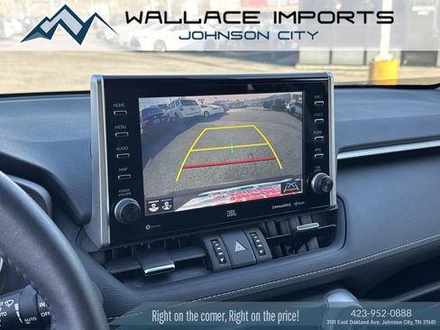 Used 2022 Toyota RAV4 XLE Premium image 26