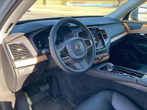 Used 2023 Volvo XC90 B6 Plus AWD/4WD image 15