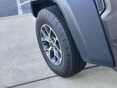 Used 2024 Jeep Wrangler Sport S image 35