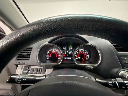 Used 2012 Toyota Highlander FWD image 11