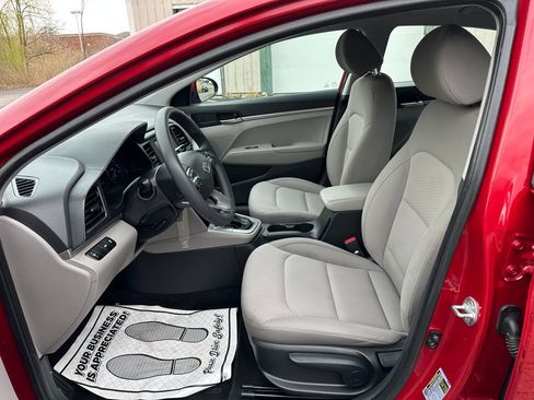Used 2020 Hyundai Elantra SE image 20
