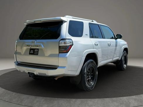 Used 2015 Toyota 4Runner SR5 AWD/4WD image 4