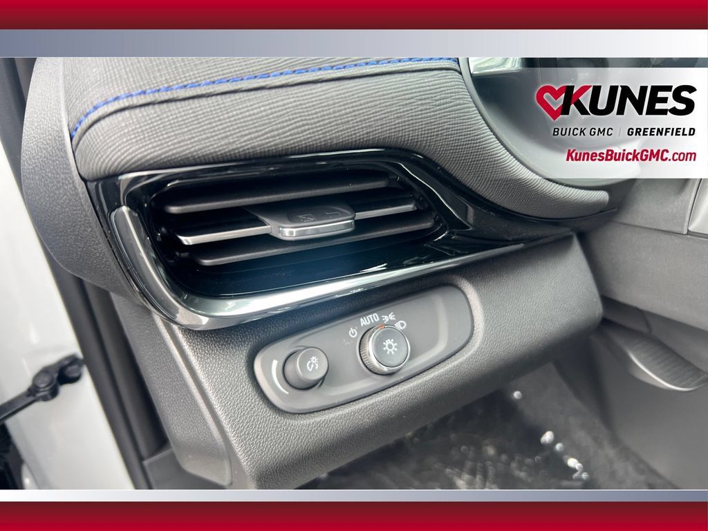 New 2026 Buick Envista Sport Touring w/ Convenience I Package FWD image 17
