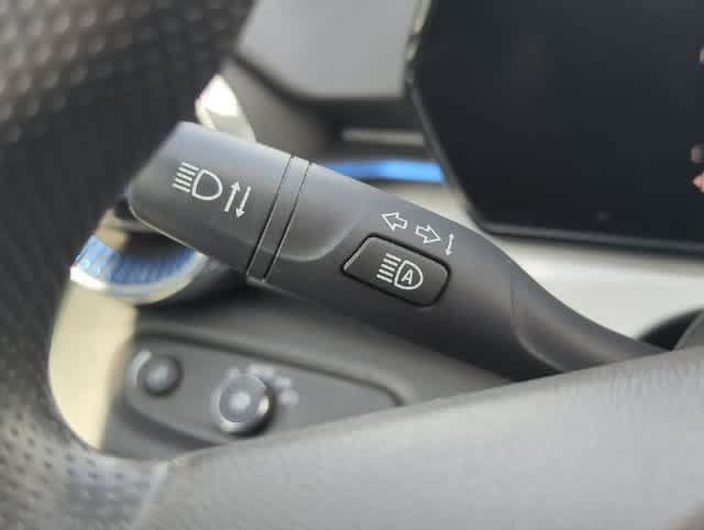 Used 2025 Chevrolet Trax LT FWD image 26
