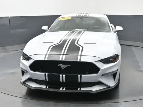 Used 2019 Ford Mustang Coupe w/ Equipment Group 101A RWD image 6