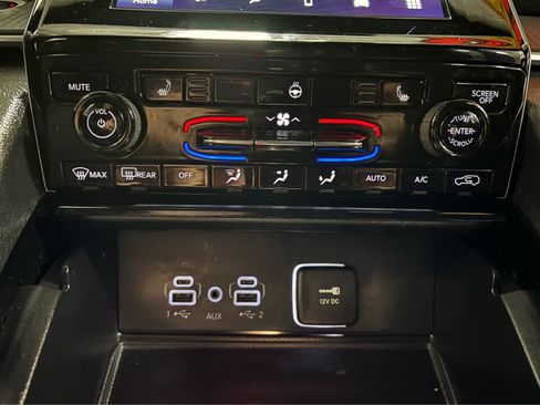 Used 2023 Jeep Grand Cherokee L Altitude image 26