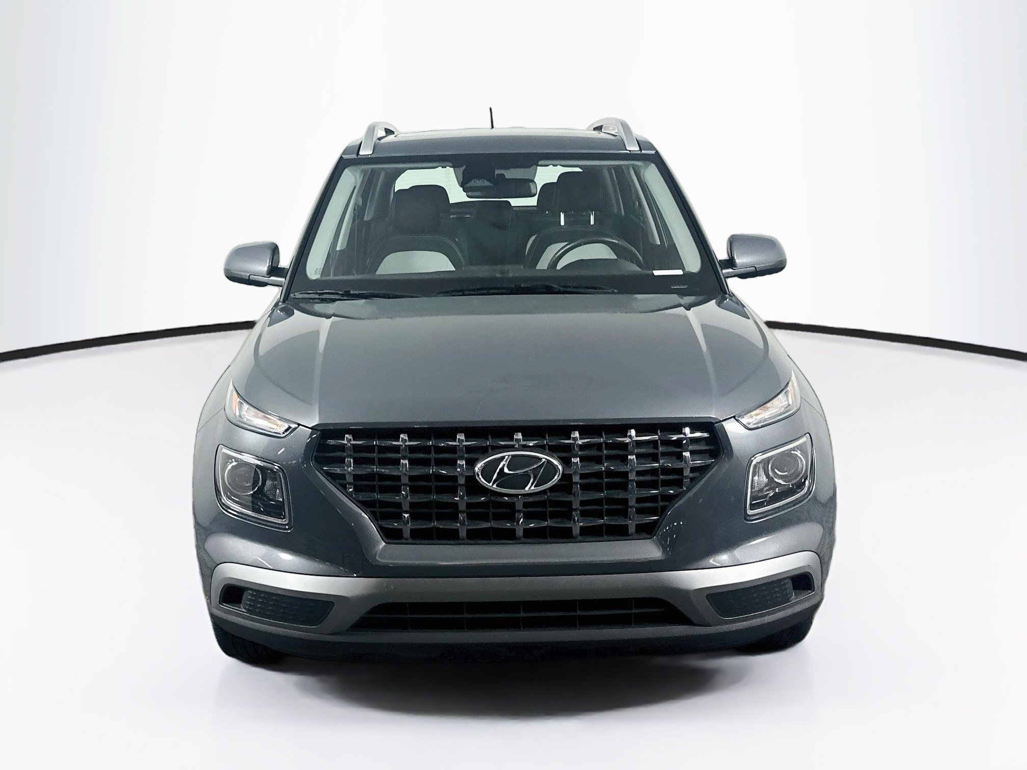Used 2025 Hyundai Venue SEL FWD image 2