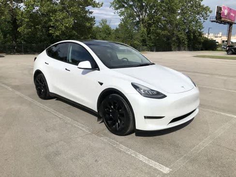Used 2022 Tesla Model Y Long Range AWD/4WD image 33