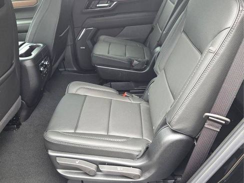 New 2026 GMC Yukon Denali w/ Denali Reserve Package AWD/4WD image 12