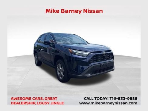 Used 2025 Toyota RAV4 XLE AWD/4WD image 1