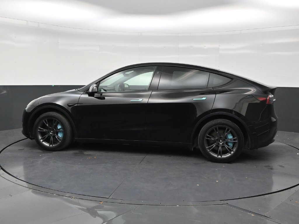 Used 2024 Tesla Model Y Long Range RWD image 2