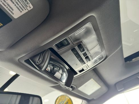 Used 2016 Toyota Highlander Limited image 42