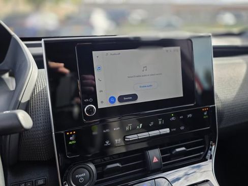 Certified 2024 Subaru Solterra Premium image 22