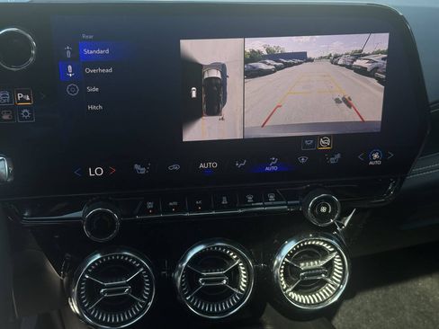 Used 2024 Chevrolet Blazer EV LT AWD/4WD image 22