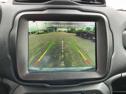Used 2022 Jeep Renegade Latitude w/ Convenience Group AWD/4WD image 13