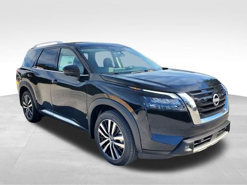 New 2025 Nissan Pathfinder Platinum image 8