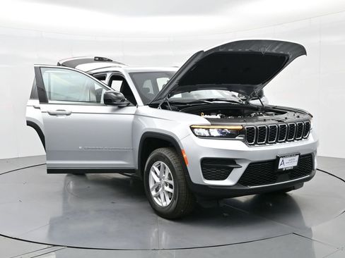 New 2025 Jeep Grand Cherokee Laredo X image 25