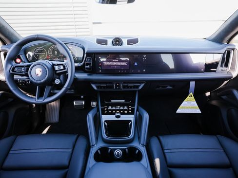 New 2026 Porsche Cayenne GTS image 24
