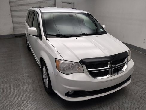 Used 2018 Dodge Grand Caravan SXT FWD image 13