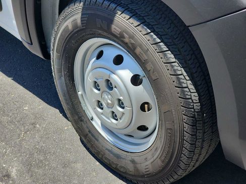 Used 2023 RAM ProMaster 2500 FWD image 12