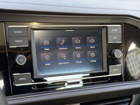 Used 2023 Volkswagen Jetta SE w/ Panoramic Sunroof Package FWD image 22