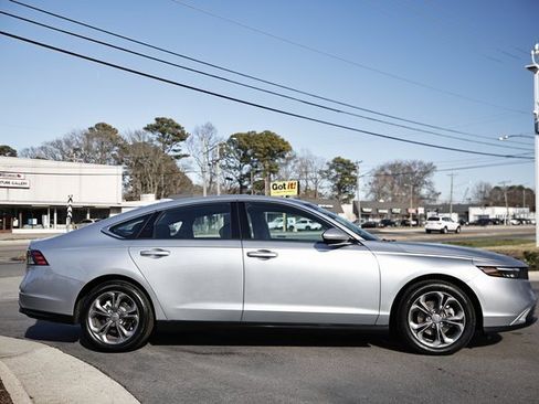 Certified 2024 Honda Accord EX image 9
