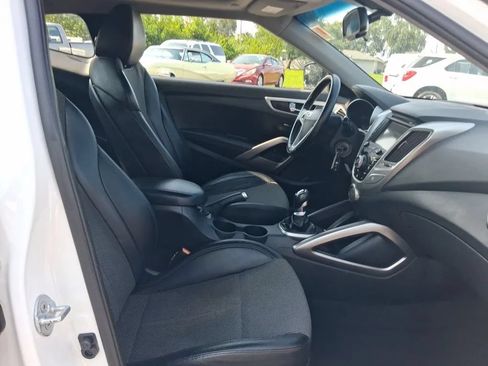 Used 2014 Hyundai Veloster w/ Style Package 02 FWD image 24