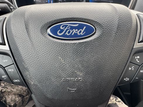 Used 2017 Ford Fusion SE image 19