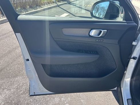 Certified 2025 Volvo XC40 B5 Plus image 16