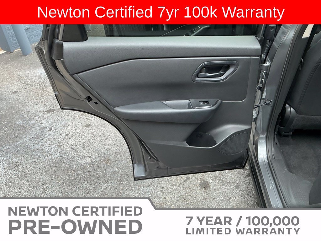 Used 2024 Nissan Rogue S AWD/4WD image 35