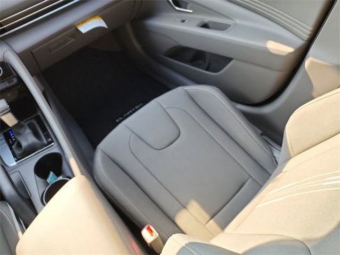 New 2025 Hyundai Elantra Sport image 13