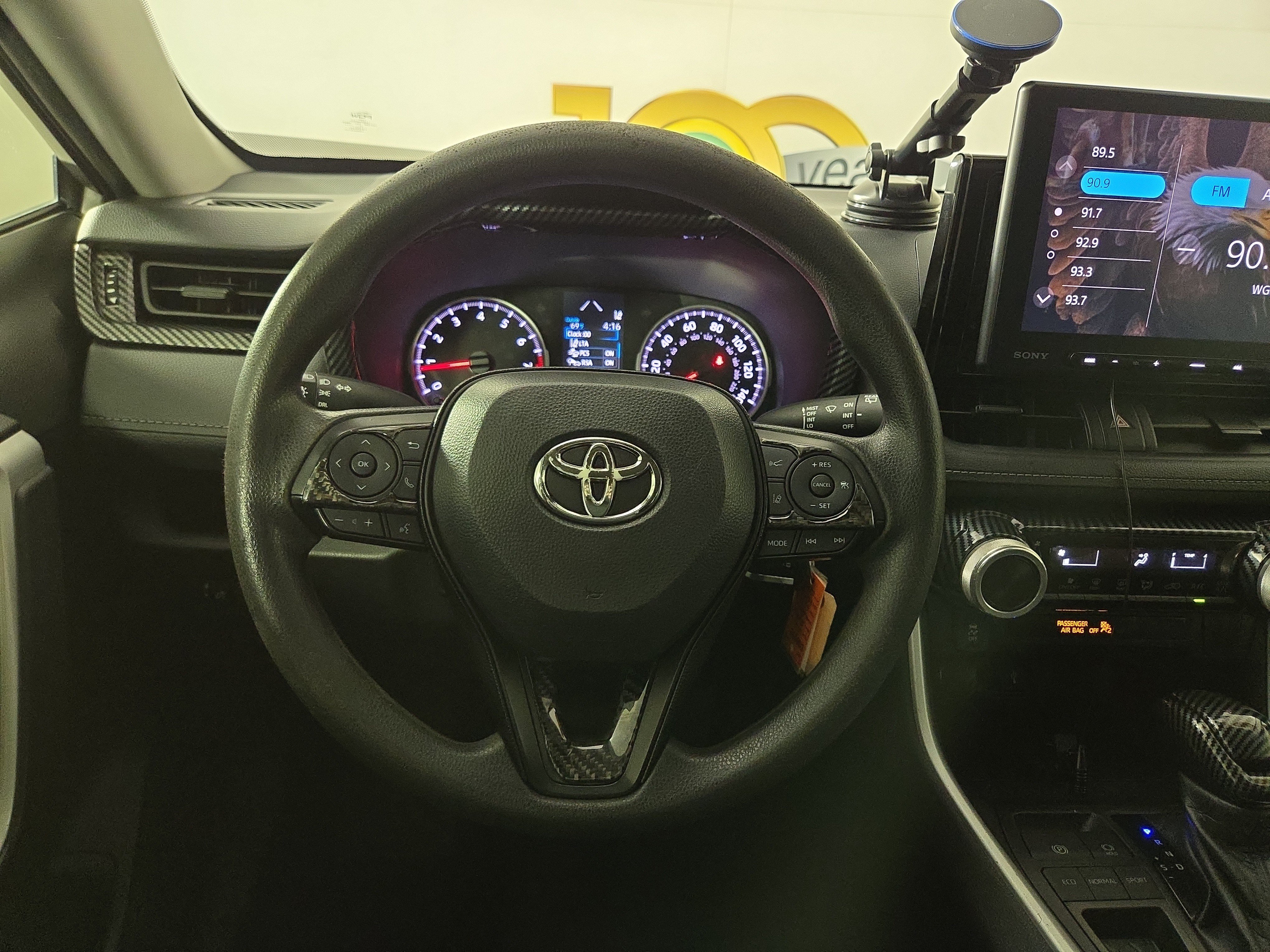 Used 2021 Toyota RAV4 LE FWD image 14