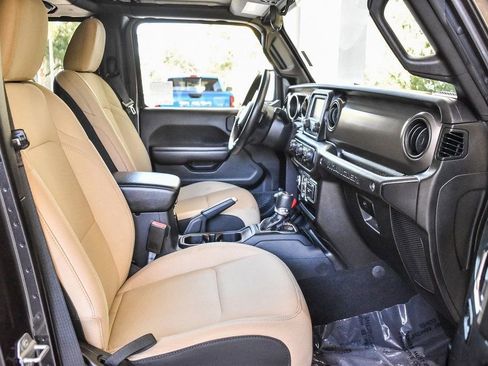 Used 2021 Jeep Wrangler Unlimited Sport AWD/4WD image 15
