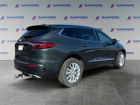 Used 2021 Buick Enclave Essence image 5