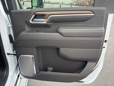 New 2026 Chevrolet Silverado 2500 High Country w/ High Country Premium Package AWD/4WD image 44