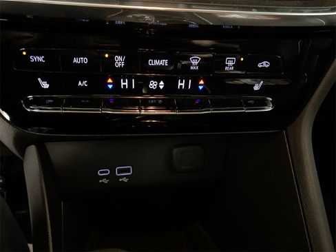 Used 2024 Buick Encore GX Avenir w/ Avenir Convenience Package image 18