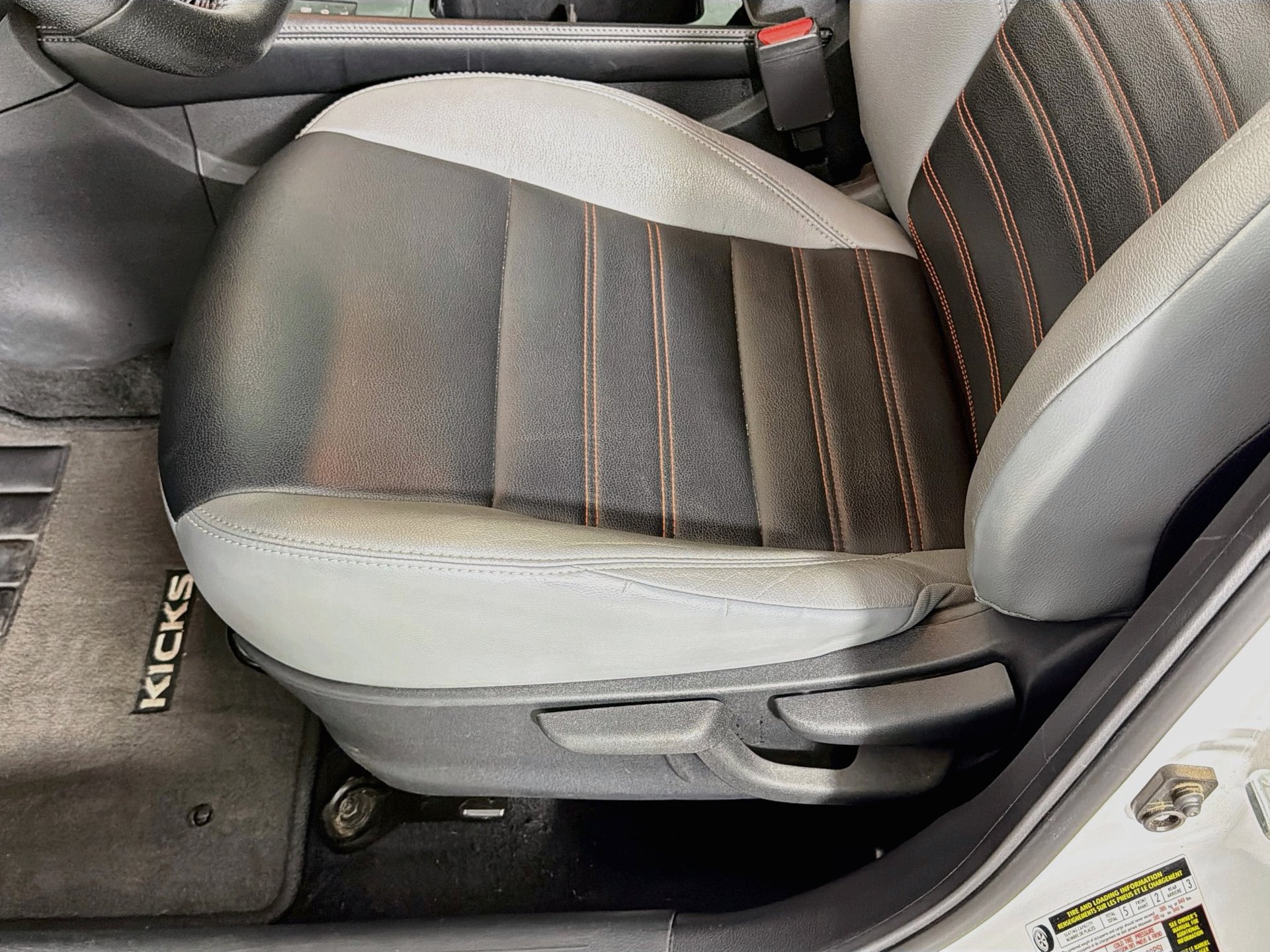 Used 2021 Nissan Kicks SR w/ SR Premium Package FWD image 19