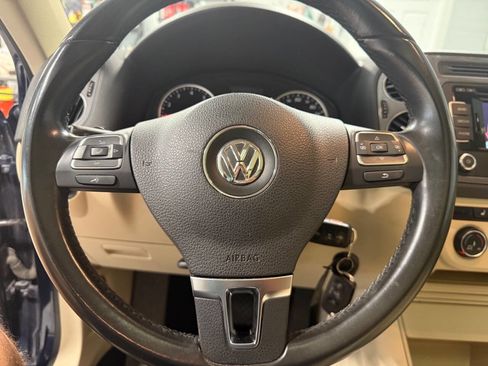 Used 2013 Volkswagen Tiguan SE image 11